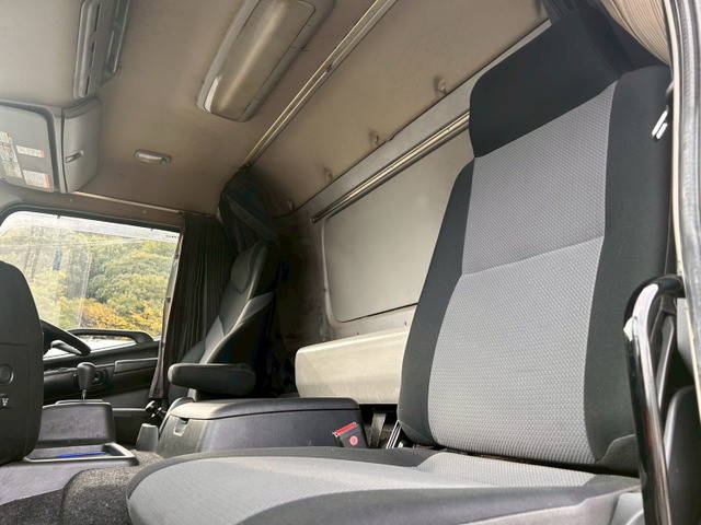 日野プロフィアアルミウイング大型（10t）[写真18]