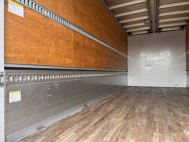 いすゞフォワードアルミウイング中型（4t）[写真11]