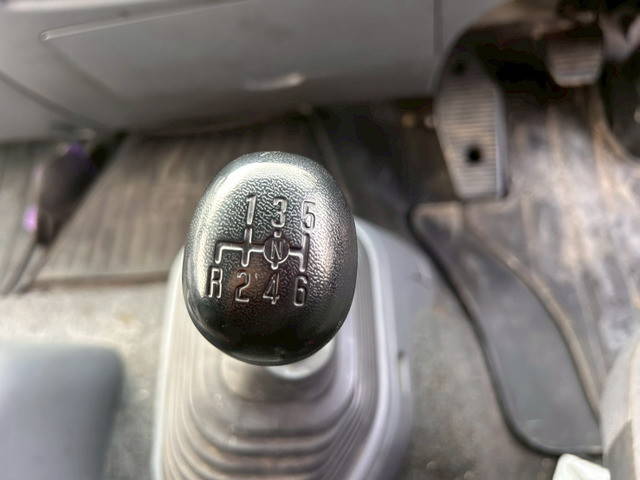 いすゞフォワードアルミウイング中型（4t）[写真23]