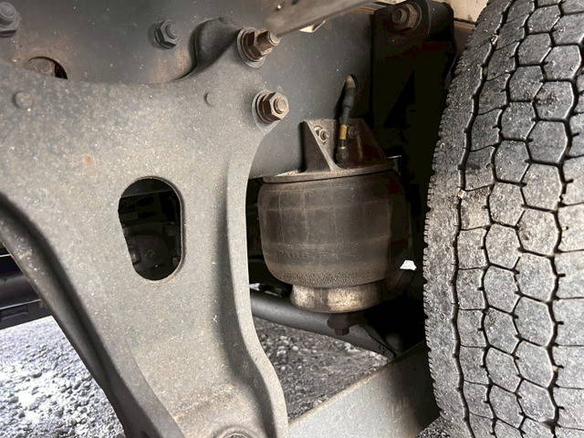 いすゞフォワードアルミウイング中型（4t）[写真36]