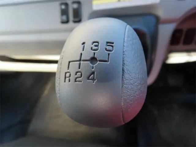 三菱ふそうキャンタークレーン6段小型（2t・3t）[写真15]