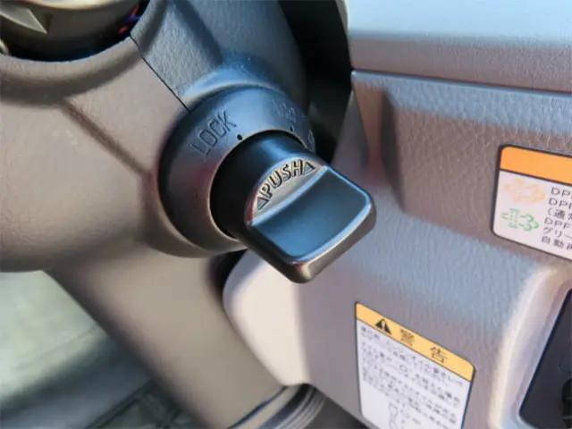 三菱ふそうキャンタークレーン6段小型（2t・3t）[写真16]