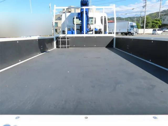 三菱ふそうキャンタークレーン6段小型（2t・3t）[写真19]