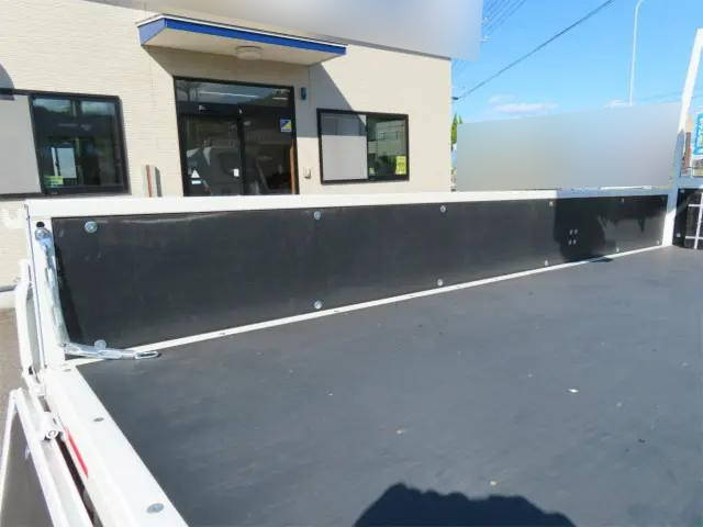 三菱ふそうキャンタークレーン6段小型（2t・3t）[写真20]