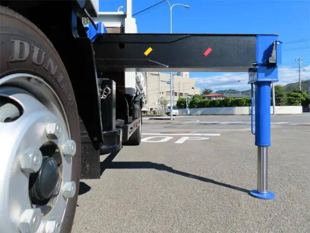 三菱ふそうキャンタークレーン6段小型（2t・3t）[写真24]