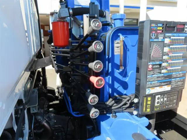 三菱ふそうキャンタークレーン6段小型（2t・3t）[写真27]