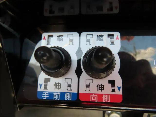 三菱ふそうキャンタークレーン6段小型（2t・3t）[写真29]