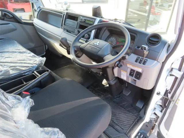 三菱ふそうキャンタークレーン6段小型（2t・3t）[写真08]