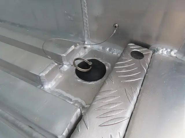 日野デュトロ冷凍車（冷蔵車）小型（2t・3t）[写真26]