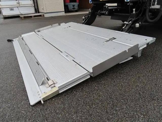 日野デュトロ冷凍車（冷蔵車）小型（2t・3t）[写真29]