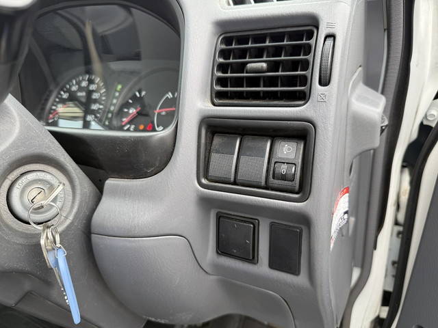 日産バネット平ボディ小型（2t・3t）[写真27]