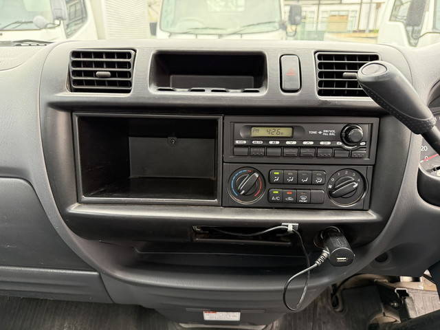 日産バネット平ボディ小型（2t・3t）[写真29]