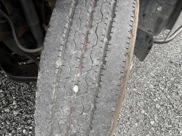 いすゞエルフ幌ウイング小型（2t・3t）[写真15]