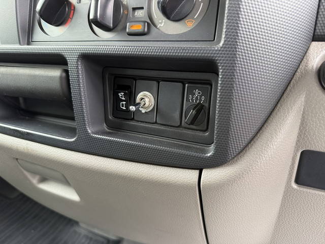 いすゞエルフ幌ウイング小型（2t・3t）[写真22]