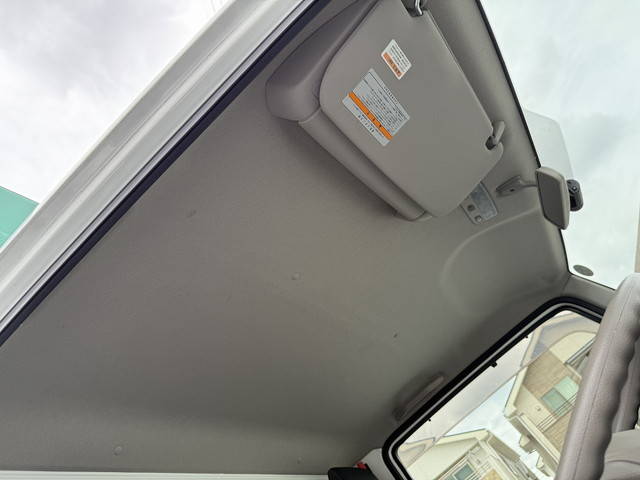 いすゞエルフ幌ウイング小型（2t・3t）[写真25]