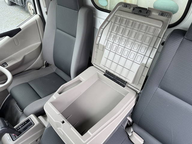 いすゞエルフ幌ウイング小型（2t・3t）[写真28]