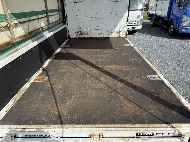 いすゞエルフ幌ウイング小型（2t・3t）[写真35]