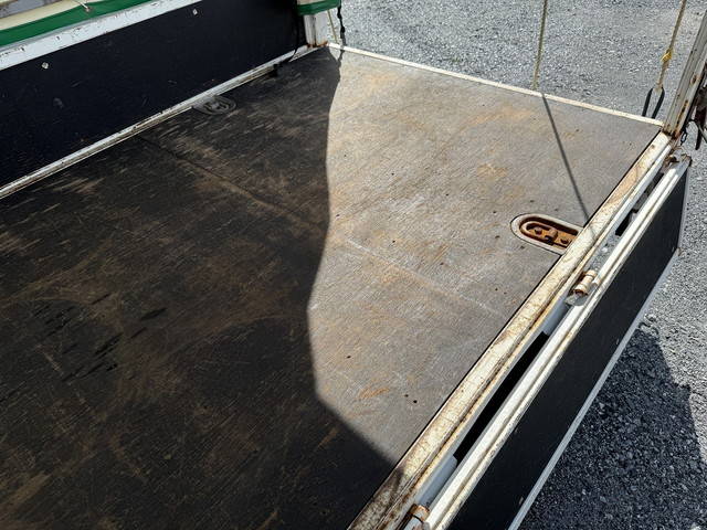 いすゞエルフ幌ウイング小型（2t・3t）[写真38]