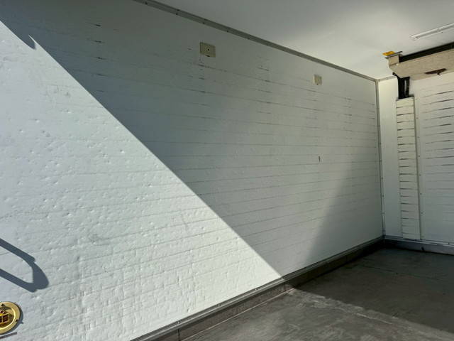 いすゞエルフ冷凍車（冷蔵車）小型（2t・3t）[写真11]