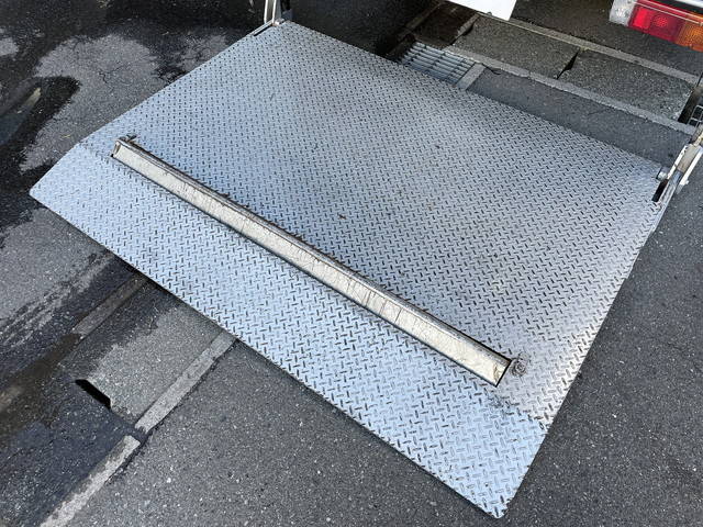 トヨタダイナアルミバン小型（2t・3t）[写真04]