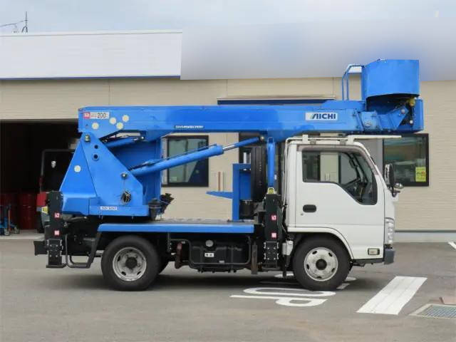 いすゞエルフ高所作業車小型（2t・3t）[写真03]
