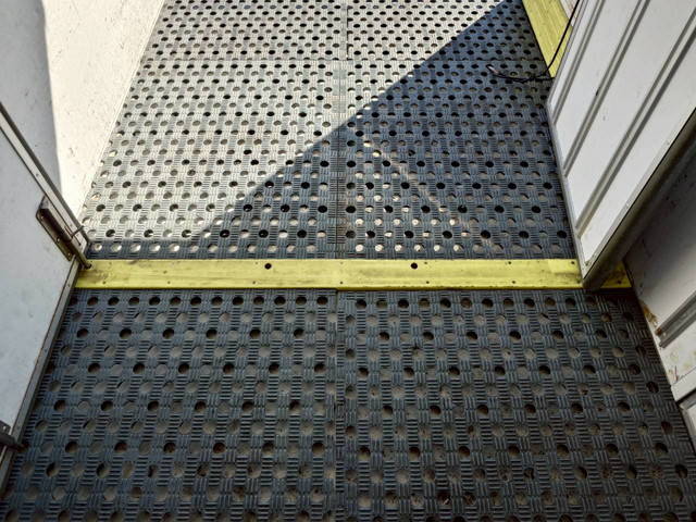 三菱ふそうキャンター冷凍車（冷蔵車）小型（2t・3t）[写真19]