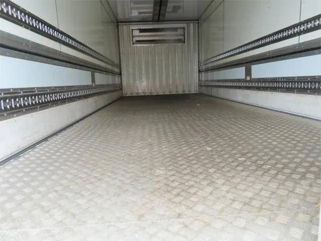 日野レンジャー冷蔵冷凍ウイング中型（4t）[写真04]