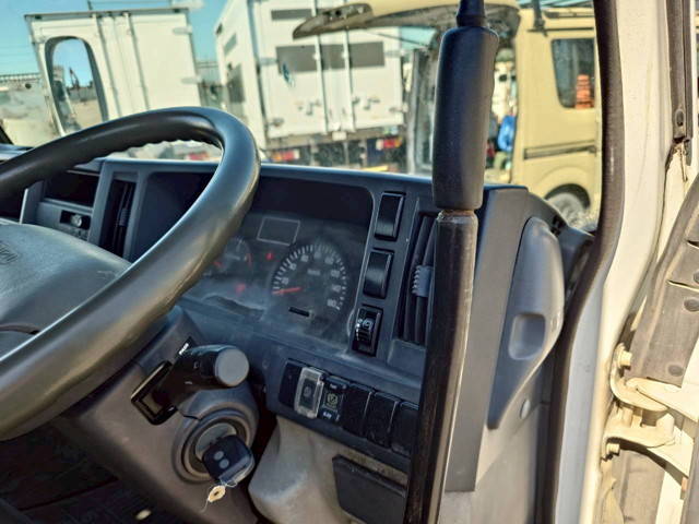 いすゞエルフダンプ小型（2t・3t）[写真12]