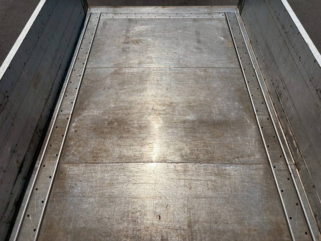 いすゞエルフアルミブロック小型（2t・3t）[写真07]