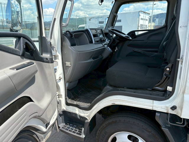 三菱ふそうキャンター冷凍車（冷蔵車）小型（2t・3t）[写真18]