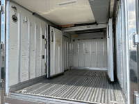 三菱ふそうキャンター冷凍車（冷蔵車）小型（2t・3t）[写真21]