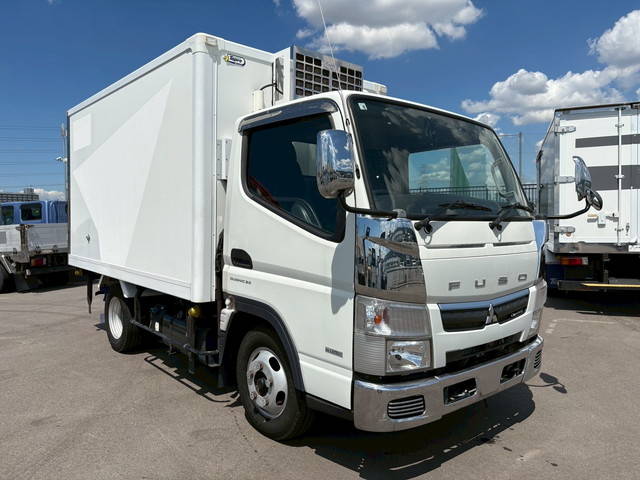 三菱ふそうキャンター冷凍車（冷蔵車）小型（2t・3t）[写真03]