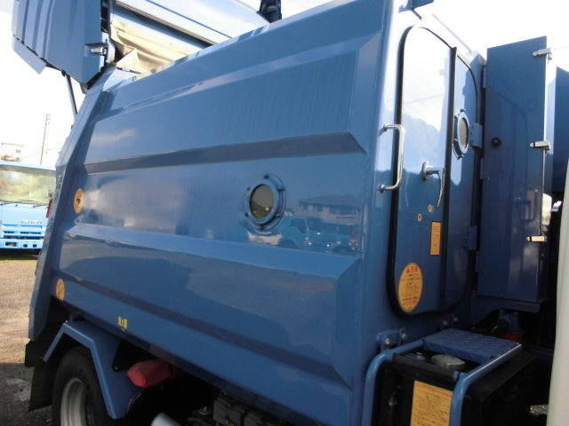 日野デュトロパッカー車（塵芥車）小型（2t・3t）[写真11]