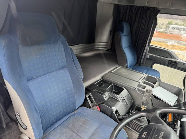 いすゞギガクレーン4段大型（10t）[写真08]