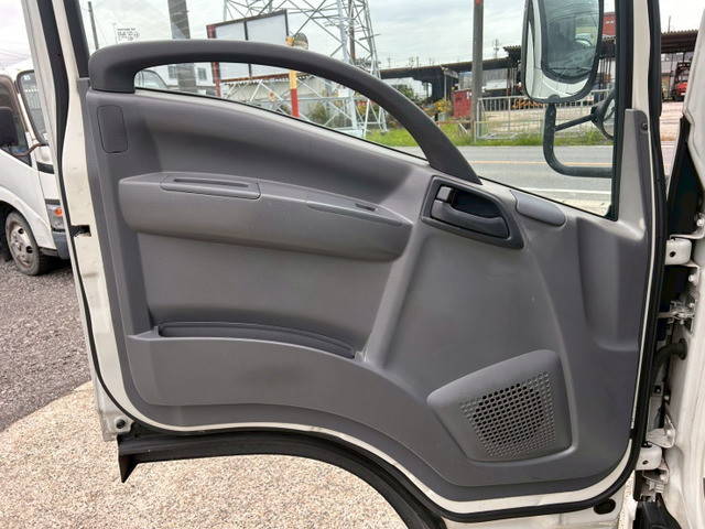 いすゞエルフアルミバン小型（2t・3t）[写真16]