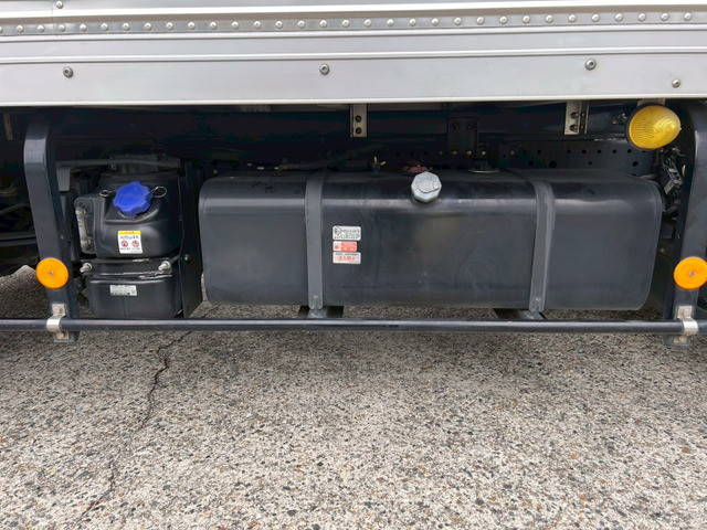いすゞエルフアルミバン小型（2t・3t）[写真32]