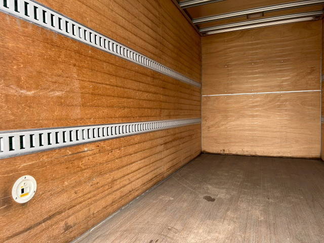 いすゞエルフアルミバン小型（2t・3t）[写真08]