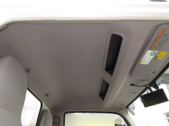 日野デュトロアルミバン小型（2t・3t）[写真24]