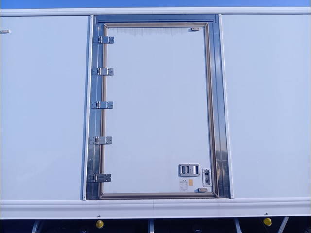 日野プロフィア冷凍車（冷蔵車）大型（10t）[写真08]