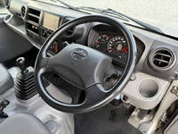 日野デュトロ幌ウイング小型（2t・3t）[写真26]