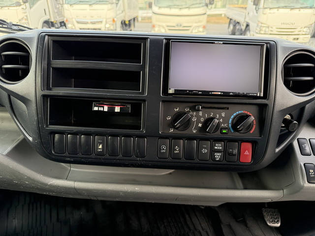 日野デュトロ幌ウイング小型（2t・3t）[写真27]