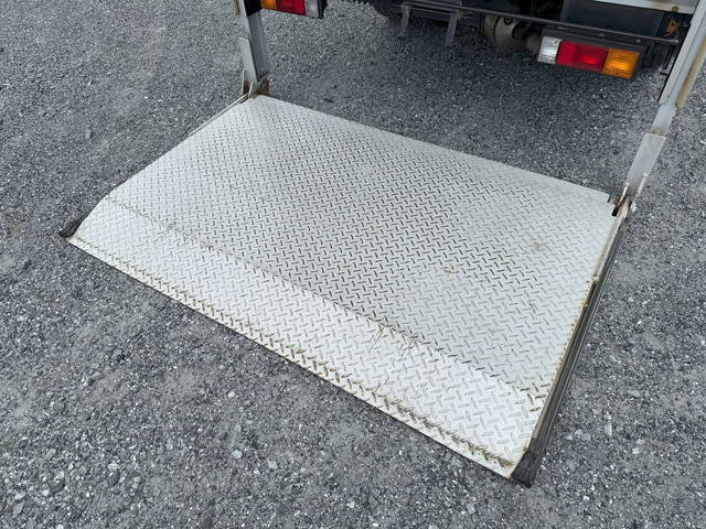 三菱ふそうキャンターアルミバン小型（2t・3t）[写真10]