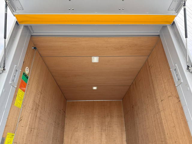 三菱ふそうキャンターアルミバン小型（2t・3t）[写真11]