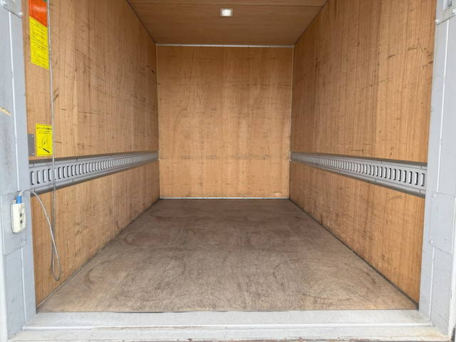 三菱ふそうキャンターアルミバン小型（2t・3t）[写真12]