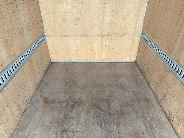 三菱ふそうキャンターアルミバン小型（2t・3t）[写真18]