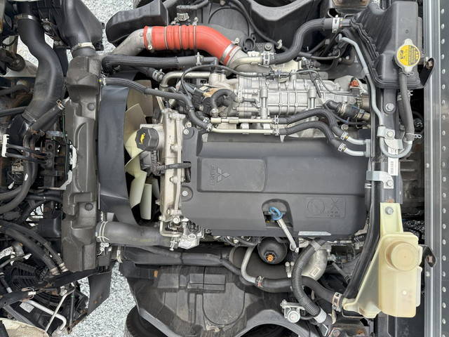 三菱ふそうキャンターアルミバン小型（2t・3t）[写真20]