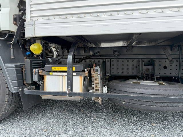 三菱ふそうキャンターアルミバン小型（2t・3t）[写真24]