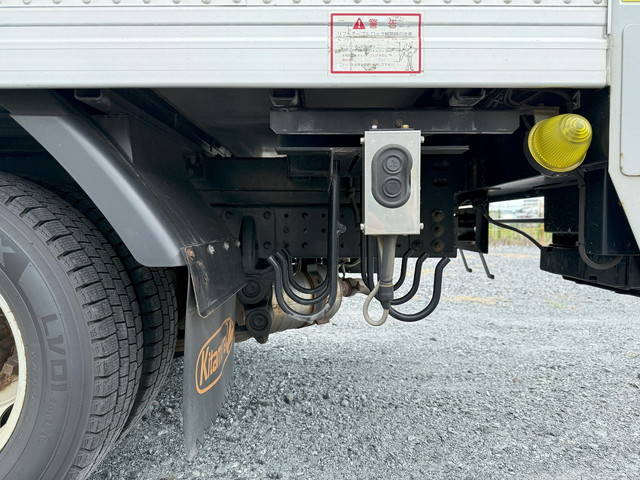三菱ふそうキャンターアルミバン小型（2t・3t）[写真26]