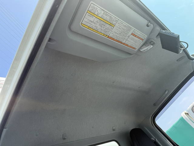 三菱ふそうキャンターアルミバン小型（2t・3t）[写真38]