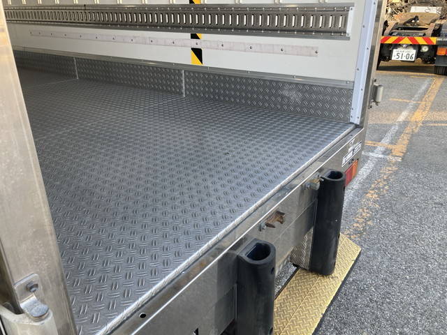 日野デュトロ冷凍車（冷蔵車）小型（2t・3t）[写真12]